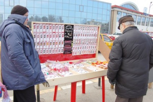 Mărţişoare la ofertă: 3 broşe la 10 lei